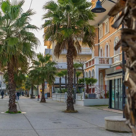3 Min To Ac W Garden Or Balcony - Il Lupo Affitta Κατόλικα